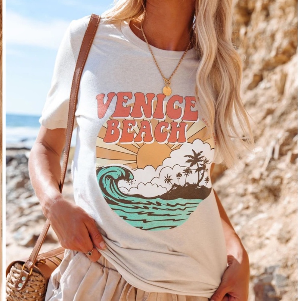 NWT Venice Beach Graphic Tee